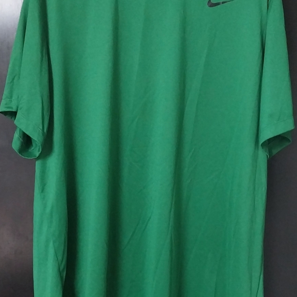 Nike Men's Green Dri Fit T-Shirt - Picture 1 of 6